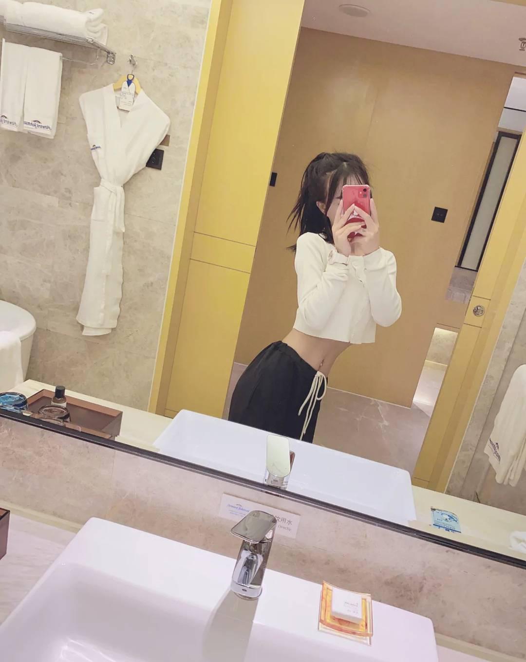 漂亮年轻兼职妹子活好b紧，身材超棒，服务到位